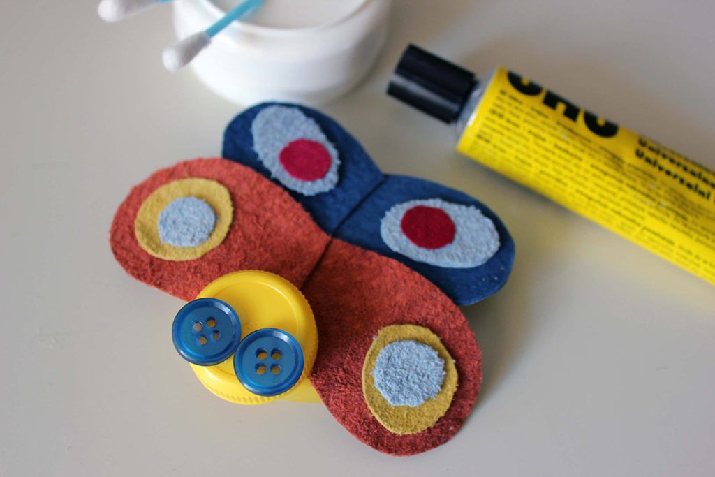 DIY: Pisan metuljček – škatlica za sponke