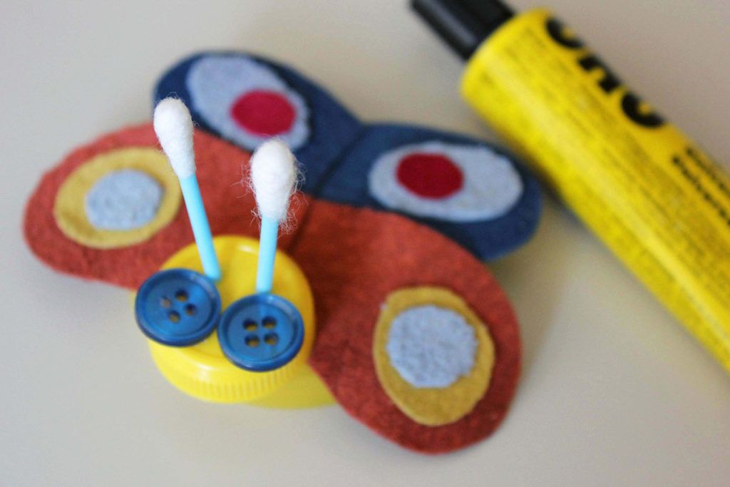 DIY: Pisan metuljček – škatlica za sponke