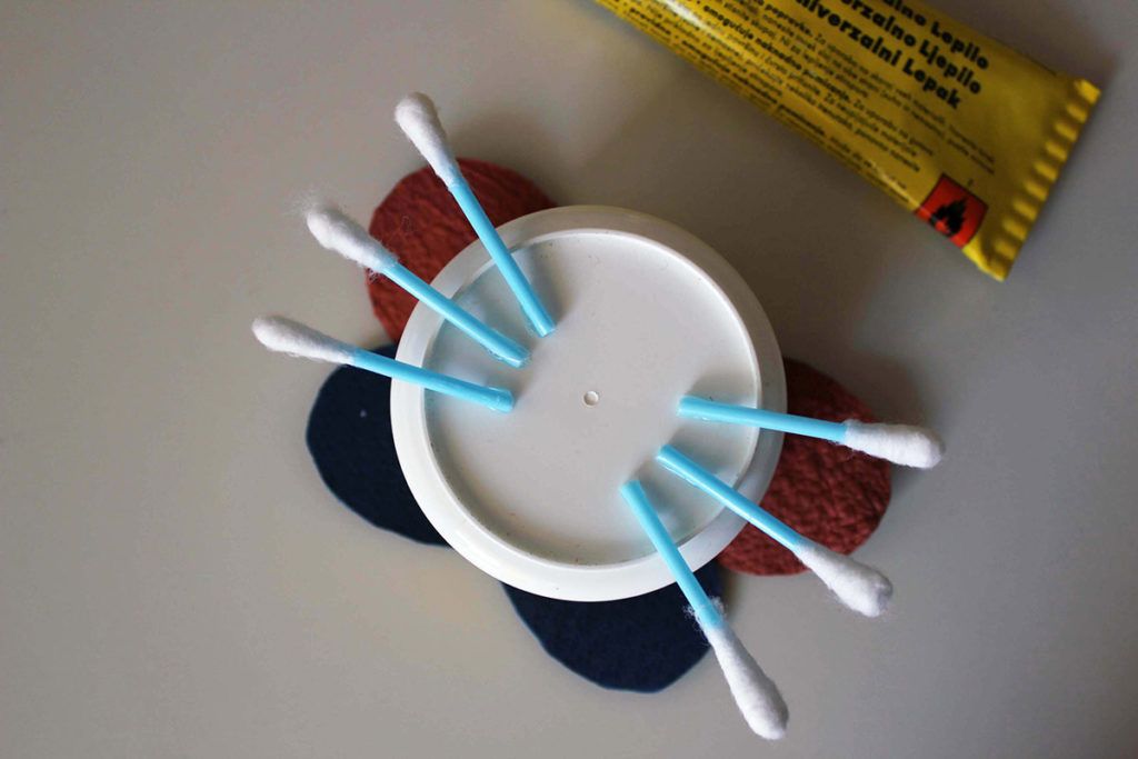 DIY: Pisan metuljček – škatlica za sponke