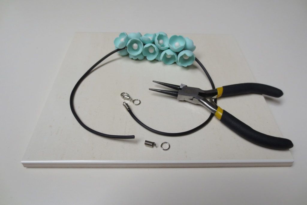 DIY: Pomladna ogrlica