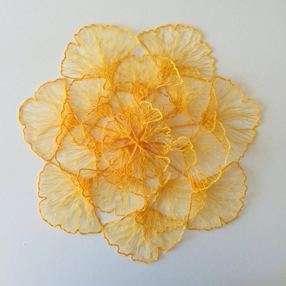 Niti ujete v oblike iz narave