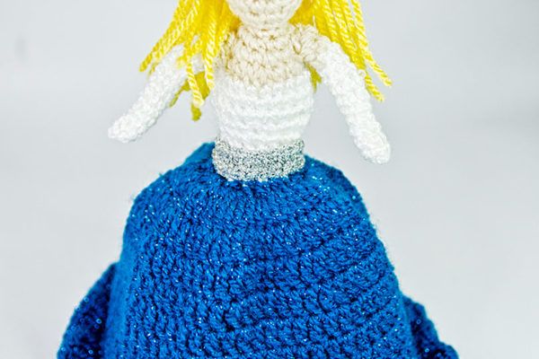 Doroteja Stupar: Ideje skuša ujeti v prejo