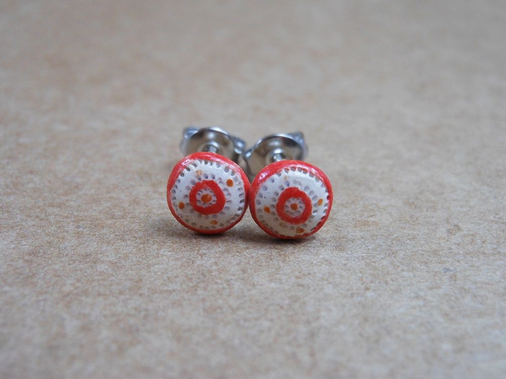 Sofikleja – Miniaturni uhančki, ki nastajajo pod lupo