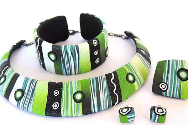 Nakit, ki poudarja žensko edinstvenost