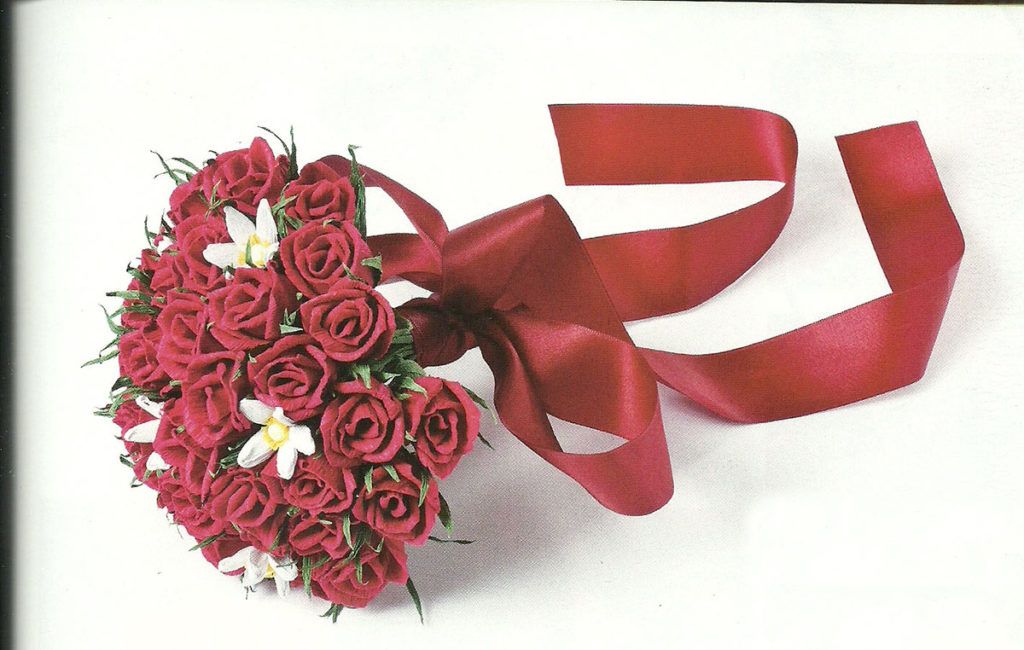 Matejka Javornik: Znanja ima dovolj, da bi lahko napisala priročnik o izdelavi cvetja iz krep papirja