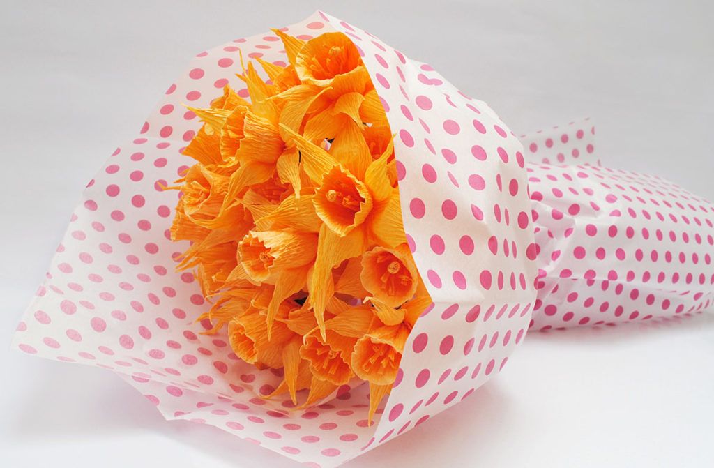 Matejka Javornik: Znanja ima dovolj, da bi lahko napisala priročnik o izdelavi cvetja iz krep papirja