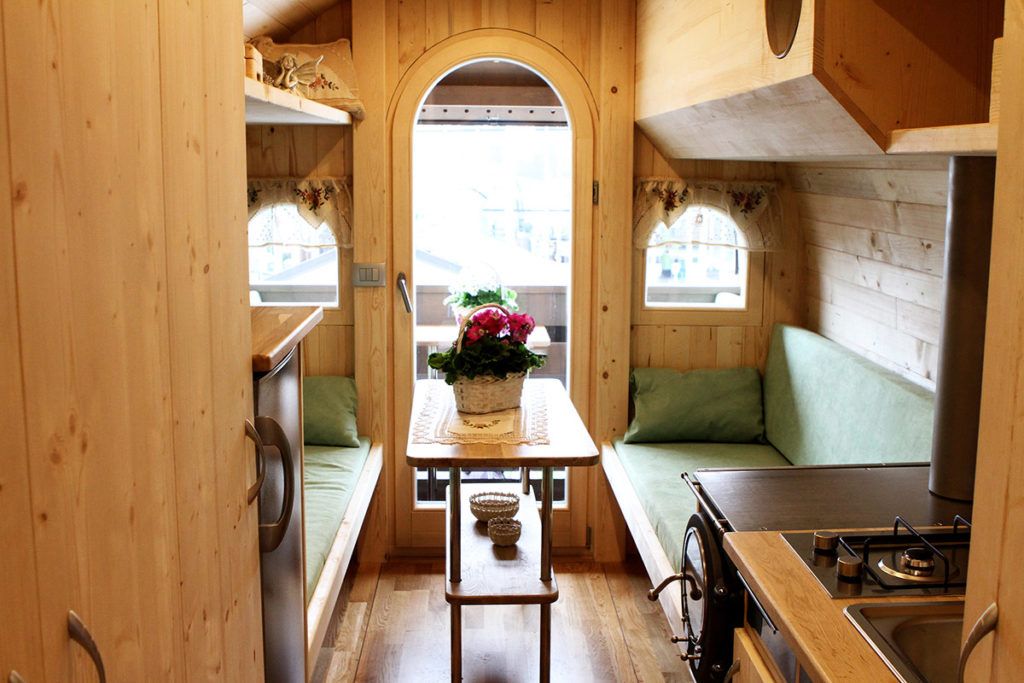 Samooskrbovalna hišica v obliki soda je slovenska ideja