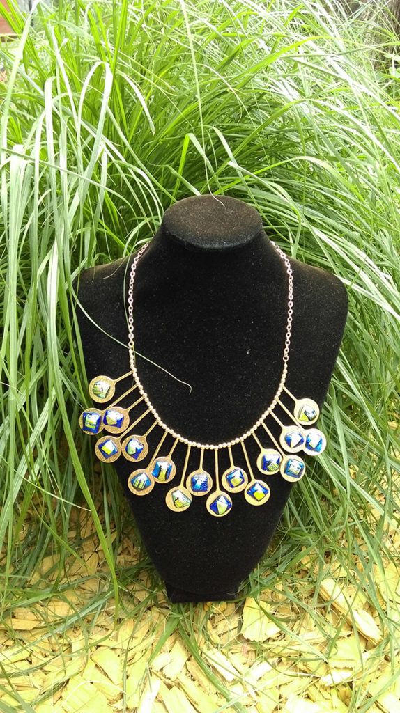 Duša Sušnik: Posveča se izdelavi posebnih kosov steklenega nakita