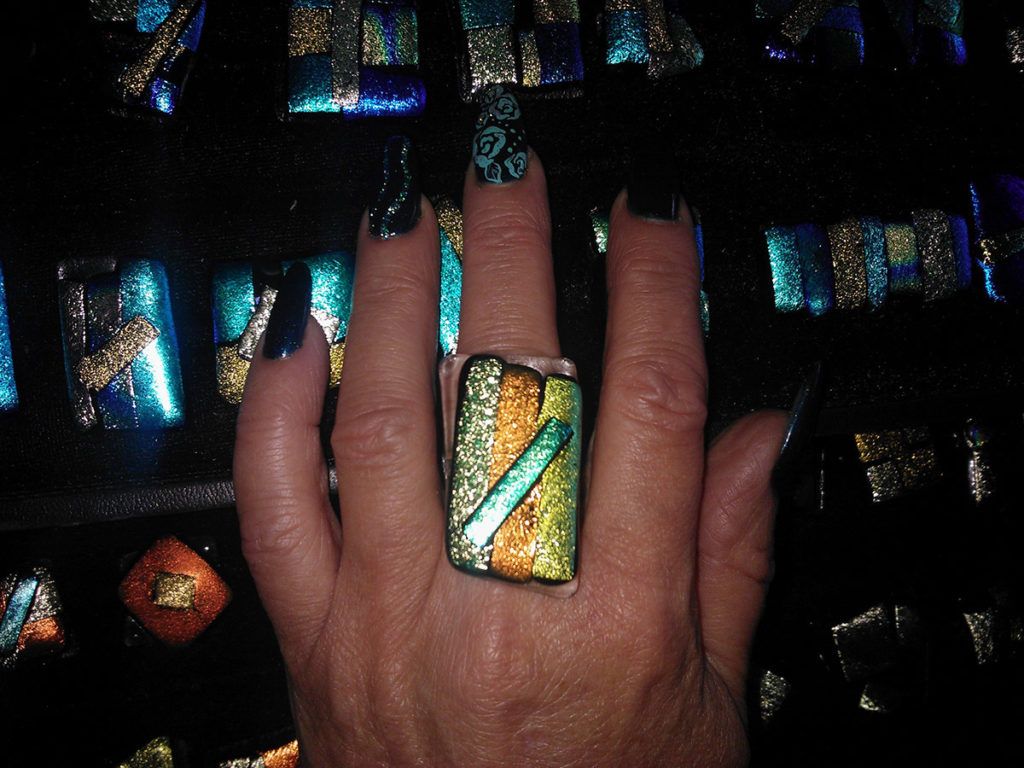 Duša Sušnik: Posveča se izdelavi posebnih kosov steklenega nakita