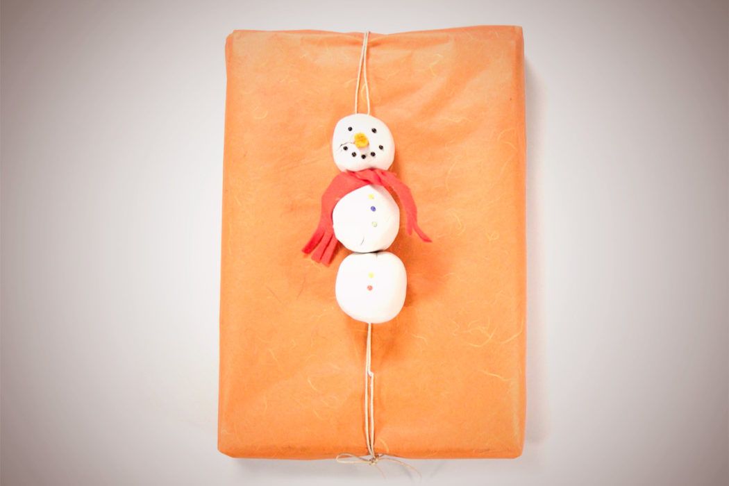 DIY video: Snežak na darilu