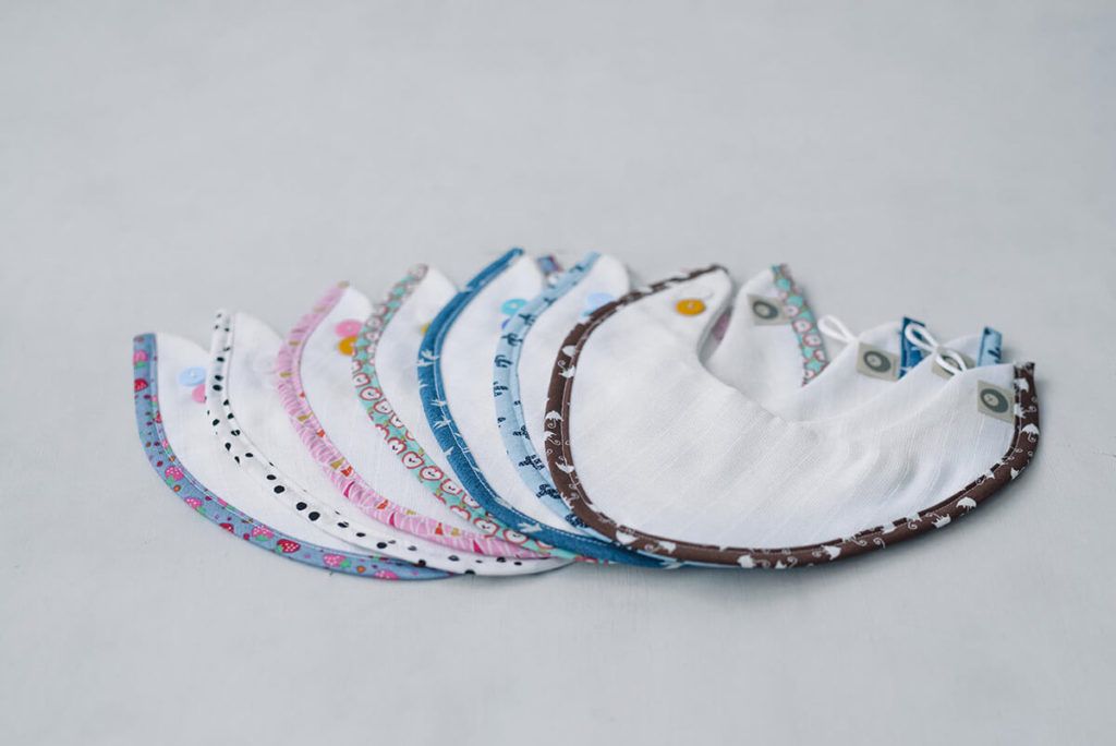 Jerneja in Rok Confidenti: Slinčki iz tetra tkanine