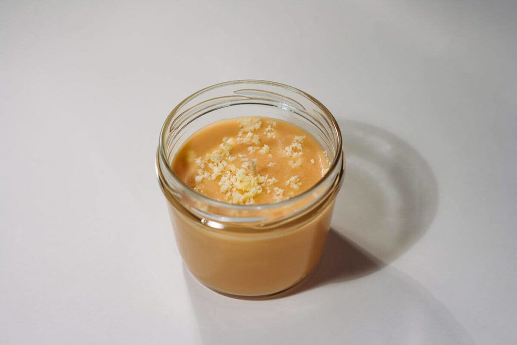 Tanja Ukmar: Omamne vonjave dišečih sojinih svečk