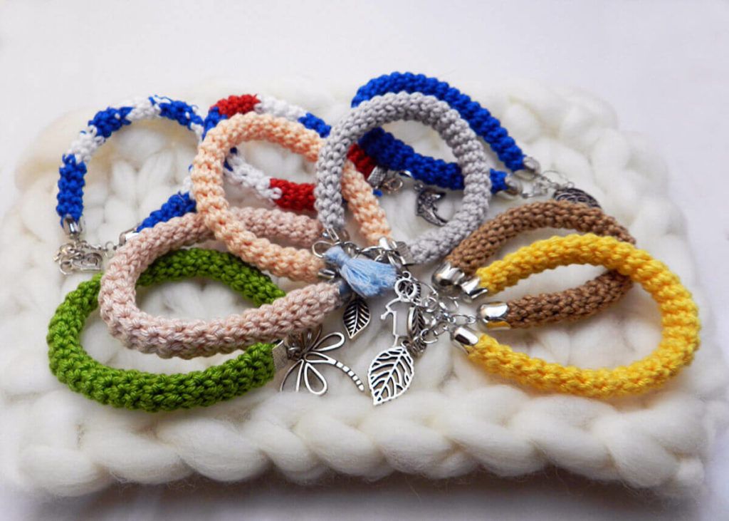 Monika Benetek: Hitro se naveliča monotonosti, a ostaja zvesta minimalizmu