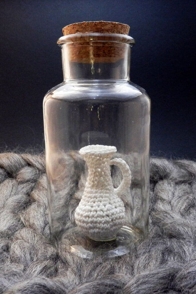 Monika Benetek: Hitro se naveliča monotonosti, a ostaja zvesta minimalizmu